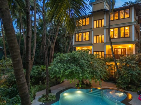 Property building, Pool view