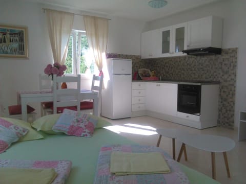 Kitchen or kitchenette, Living room, Dining area