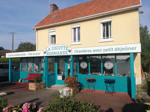 Restaurant/places to eat, Facade/entrance