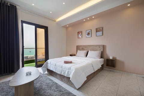 Bed, Balcony/Terrace, Photo of the whole room, Seating area, Bedroom, Sea view, towels