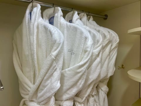 towels, wardrobe