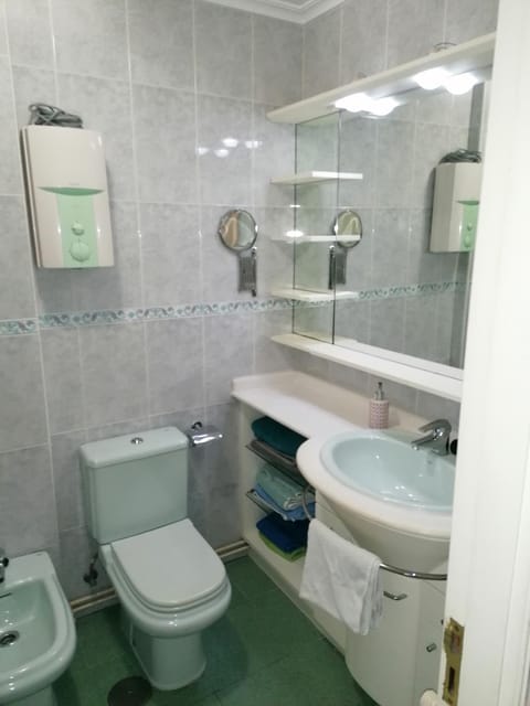 Apartamento SVB. Vistas, piscina, tenis. Appartamento in San Vicente de la Barquera