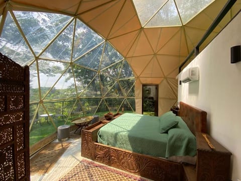 Bed, Balcony/Terrace, Bedroom, Mountain view, Mountain view