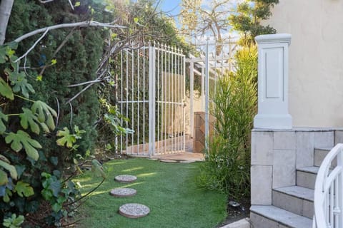 Elegant 3BR/2BA Home: Ideal for Families Haus in Beverly Hills