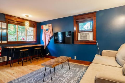 Charming 1bd Suite in Capitol Hill - Foxglove Inn Bed and Breakfast in Capitol Hill