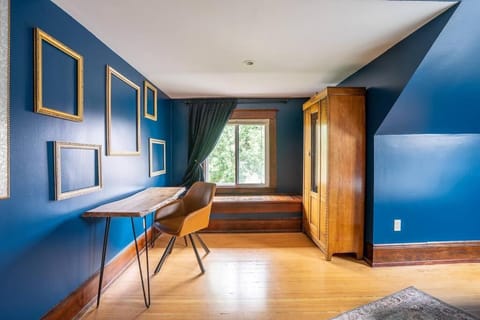 Charming Room in Capitol Hill - Foxglove Inn Rm 6 House in Capitol Hill