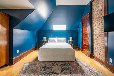 Charming Room in Capitol Hill - Foxglove Inn Rm 6 House in Capitol Hill