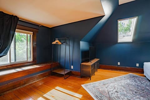 Charming Room in Capitol Hill - Foxglove Inn Rm 8 House in Capitol Hill