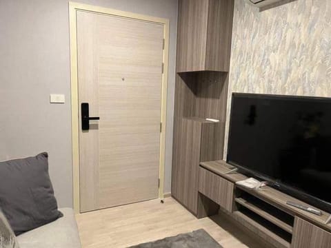 Communal lounge/ TV room, TV and multimedia, wardrobe