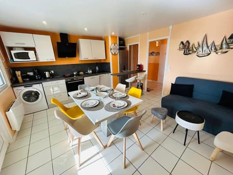 "LES COULEURS DU LAC" Appartement, 9 personnes, duplex, accès piscines gratuit Apartment in Talmont-Saint-Hilaire