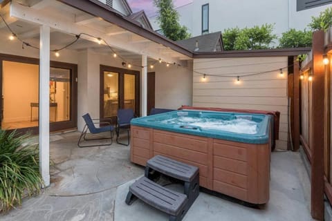 Patio, Natural landscape, Hot Tub