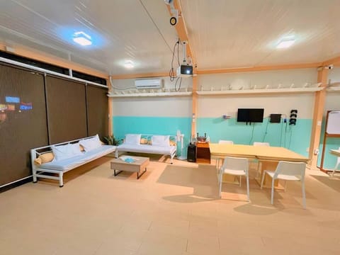 PS4, Board Games, Karaoke - QC Maginhawa SaLaro Apartment in Quezon City