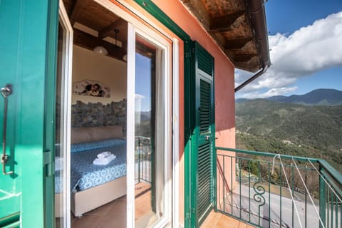 Bed, Natural landscape, View (from property/room), Balcony/Terrace, Bedroom, Mountain view