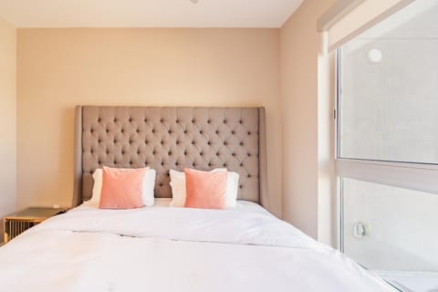 Luxury 3 Bedroom 2 Bath Loft! Beautiful Views Apartamento in West Hollywood