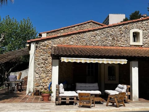 Villa au calme avec piscine, idéal famille(s) Villa in Marseille