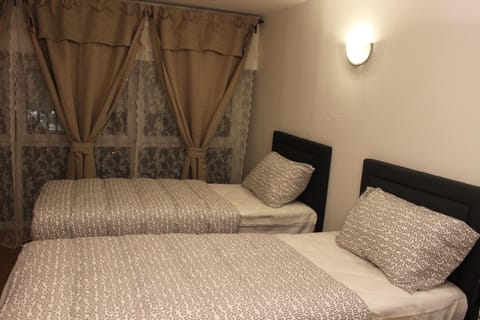 Hotel Garni Emir Bed and Breakfast in Cologne