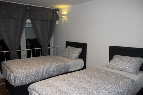 Hotel Garni Emir Bed and Breakfast in Cologne