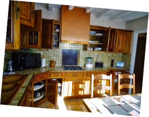 Property building, Kitchen or kitchenette, Living room