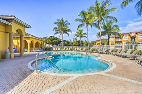 Fort Myers Condo with Community Pool 4 Mi to Beach! Condo in Iona