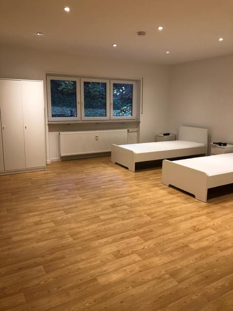 Möbilierte 3 Zimmer Wohnung mit großer Wohnküche Condo in Heidelberg