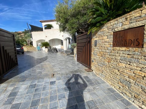 Property building, Neighbourhood, Street view