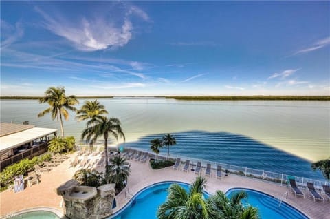 Southern Comfort - Updated Waterfront Condo Copropriété in Bonita Springs