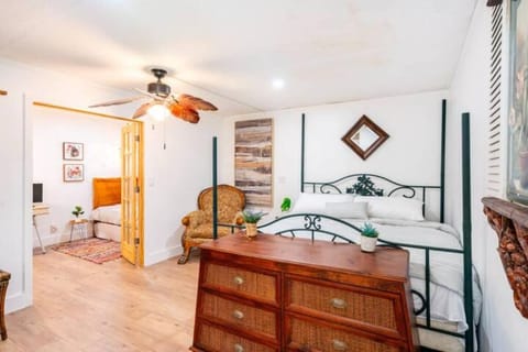 12 minutes from Beach! Casa Bamboo 3 Bed 2.5 Bath House in Hollywood