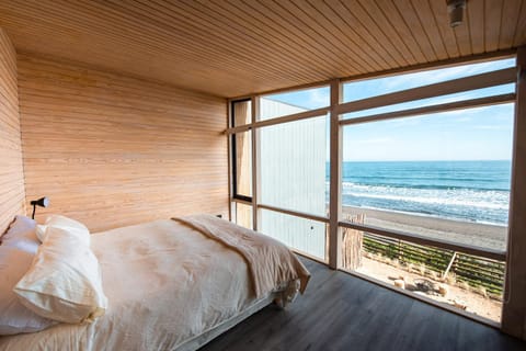 Bed, View (from property/room), Balcony/Terrace, Photo of the whole room, Beach, Bedroom, Sea view