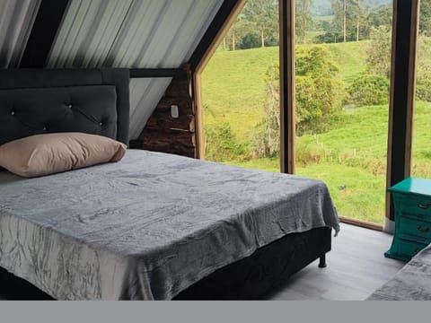 Bed, Natural landscape, Photo of the whole room, Bedroom, Garden view