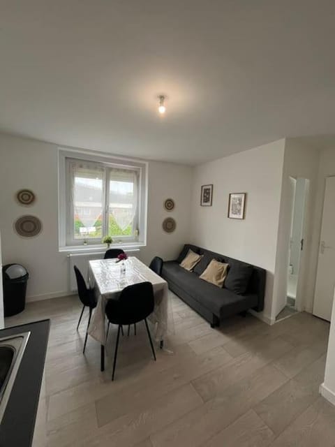 Le flowers cottage 30m² 4 personnes Condo in Villeneuve-d'Ascq