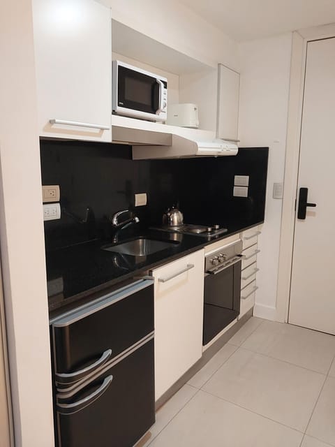 Kitchen or kitchenette, minibar, oven, pet friendly, stove