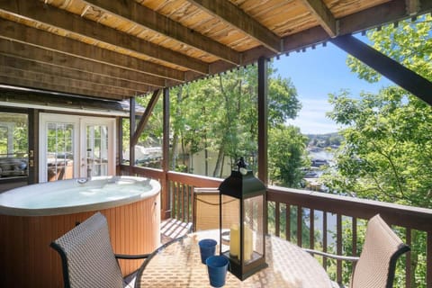 Hot Tub Hideaway In Margaritaville Resort House in Lake of the Ozarks