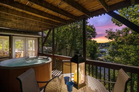 Hot Tub Hideaway In Margaritaville Resort House in Lake of the Ozarks