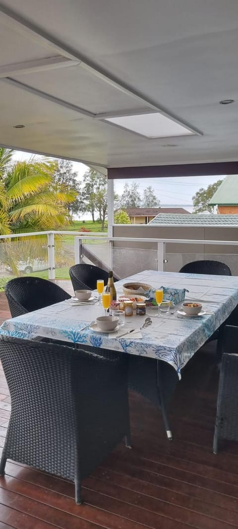 View (from property/room), Balcony/Terrace, Seating area, Dining area