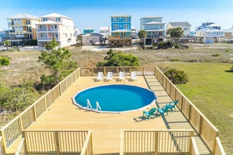 The Herron with Pool Appartement in West Beach