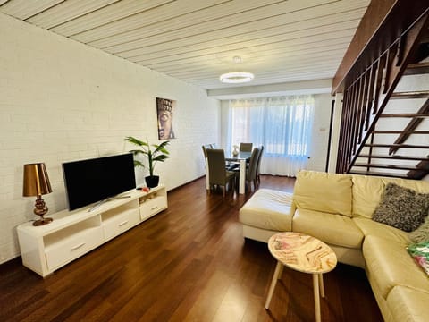 Cozy and Relaxed 2 Bedroom Condo in Geraldton