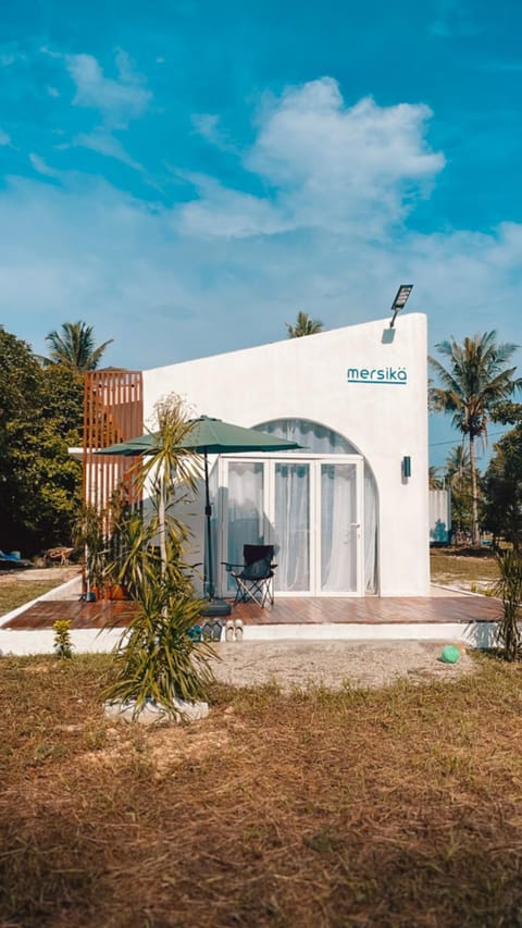 Mersika Beachfront Studio Near To Mersing Jetty Villa in Mersing