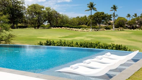 ❤PiH❤ Hawaiian Elegance Short walk to best beaches Heated Lap Pool Spa Casa in Big Island
