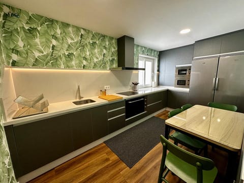 Kitchen or kitchenette, dishwasher, minibar, pet friendly, stove