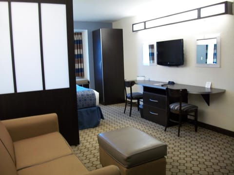 Microtel Inn & Suites by Wyndham Spring Hill/Weeki Wachee Hotel in Spring Hill