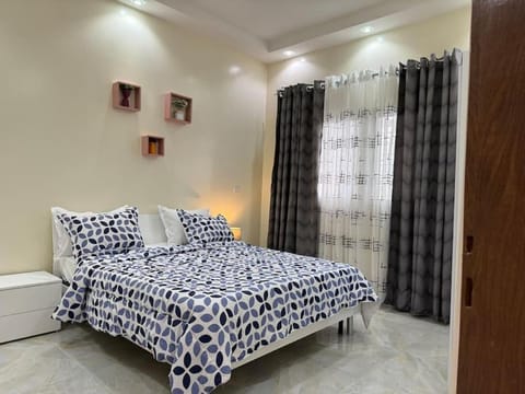 Sall Residence Mbour, Appartement 3 Appartamento in Mbour