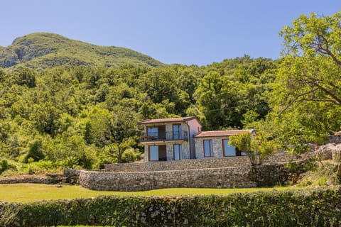 Property building, Spring, Day, Natural landscape, Garden view, Mountain view