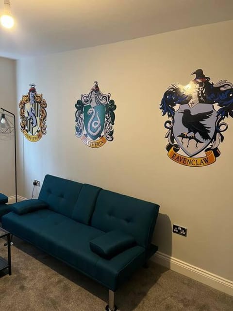 Potters Escape- Warner Bros Studios & London Apartment in Watford