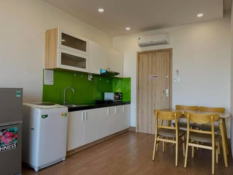 Ami Mountain Sea DaNang Cozy - Large Balcony, Sea View, Large Windows Apartment in Da Nang