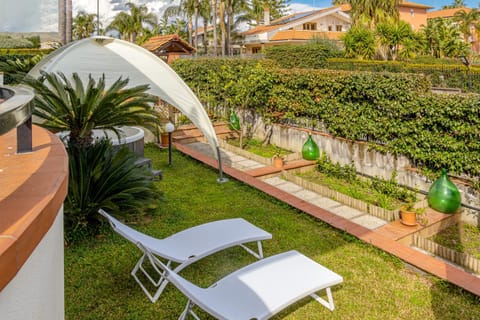 Garden, Hot Tub, Garden view, sunbed