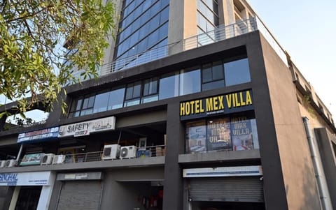 HOTEL MAXVILLA Hotel in Ahmedabad