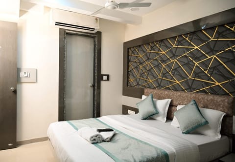 HOTEL MAXVILLA Hotel in Ahmedabad