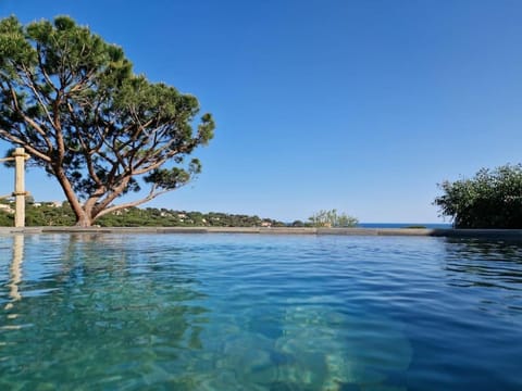 Magnifique villa neuve 12 personnes VUE MER Chalet in Sainte-Maxime
