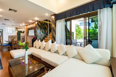 4-5 bedroom Villa At Kamala Beach, Pool House in Kamala