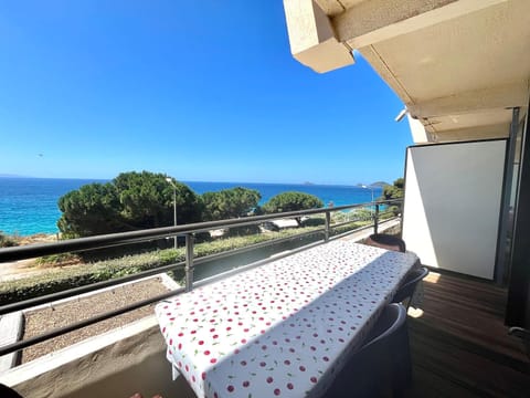 Résidence LES CALANQUES route des sanguinaires, 4 pers - Piscine - Parking Gratuit Apartment in Ajaccio